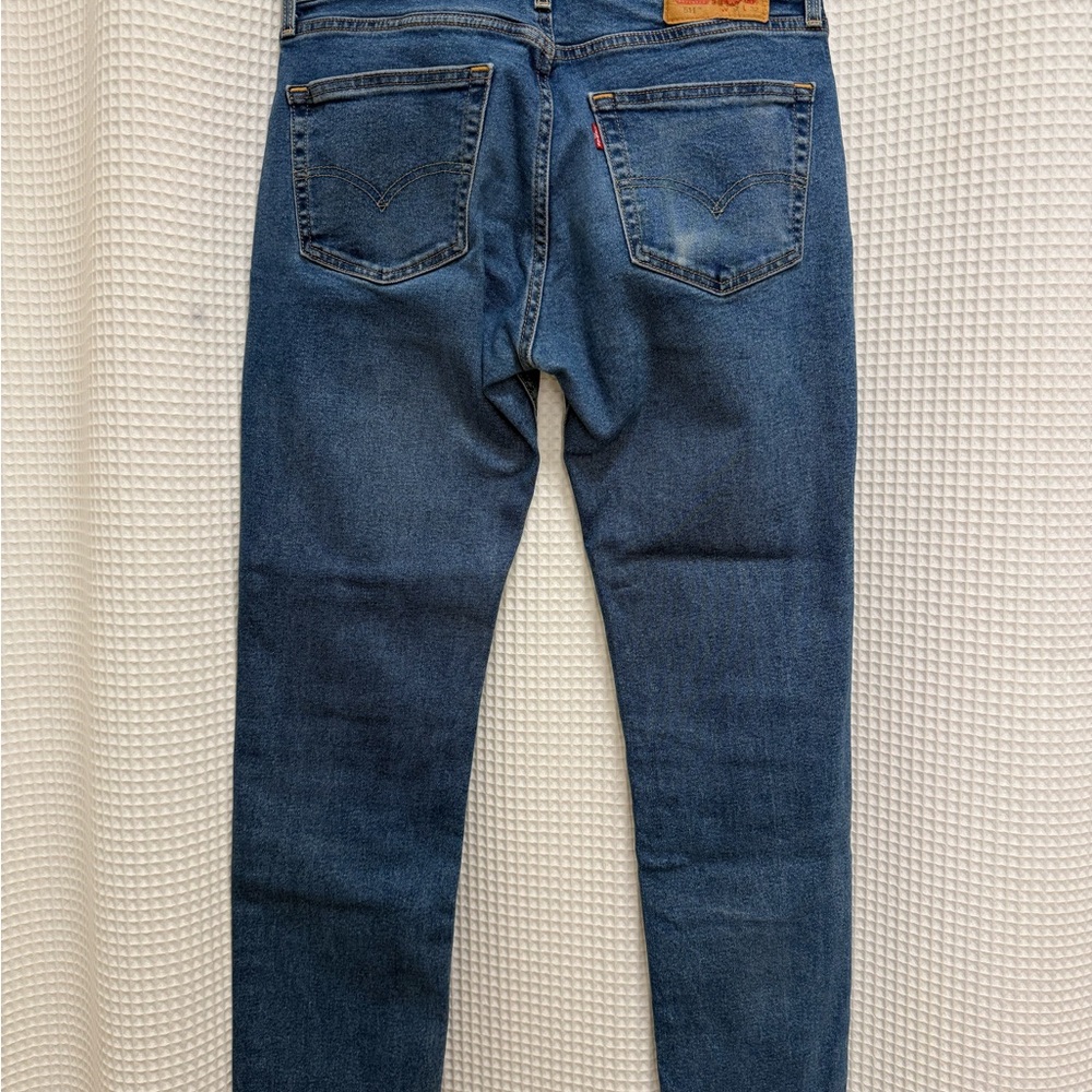Levi's Blue Slim Jeans with Classic Denim Style